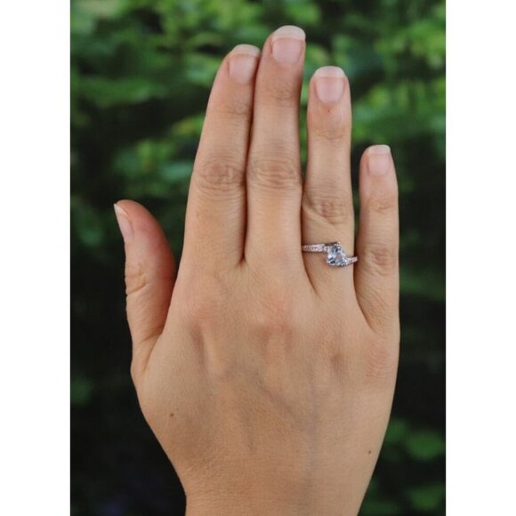 10k White Gold Natural Sky Blue Topaz Ring Size 7 1/4 - Picture 2 of 8